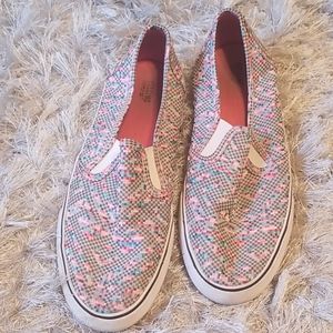 Van style shoes